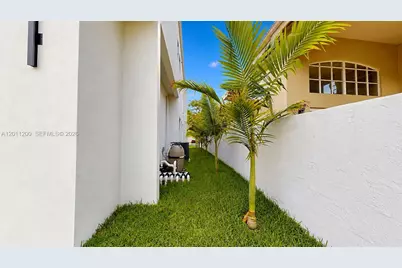 16022 NW 83rd Ct, Miami Lakes, FL 33016 - Photo 20