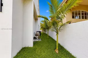 16022 NW 83rd Ct, Miami Lakes, FL 33016 - Photo 20