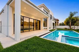 16022 NW 83rd Ct, Miami Lakes, FL 33016 - Photo 10