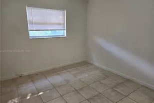 8704 NW 35th St, Coral Springs, FL 33065 - Photo 4