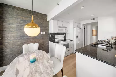 2555 Collins Ave #2014, Miami Beach, FL 33140 - Photo 20