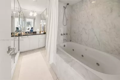 2555 Collins Ave #2014, Miami Beach, FL 33140 - Photo 38