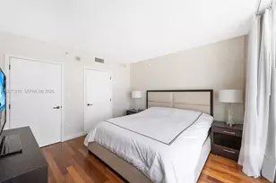 6801 Collins Ave, Miami Beach, FL 33141 - Photo 10