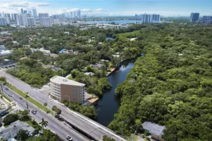 18550 NE 23rd Ct, Miami, FL 33180 - Photo 16