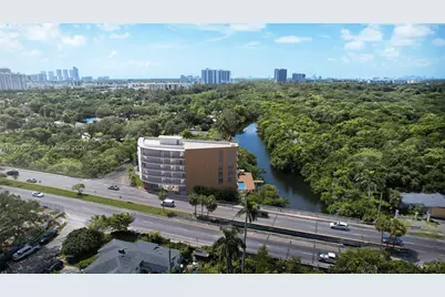 18550 NE 23rd Ct #304, Miami, FL 33180 - Photo 14