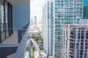 68 SE 6th St, Miami, FL 33131 - Photo 22
