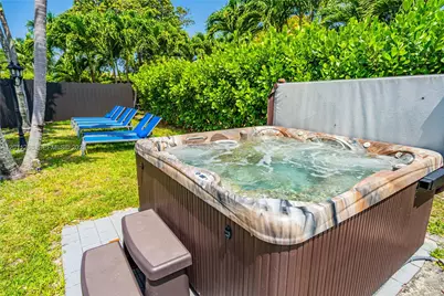 437 NE 107th St, Miami, FL 33161 - Photo 34
