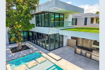 125 SW 29th Rd, Miami, FL 33129 - Photo 2