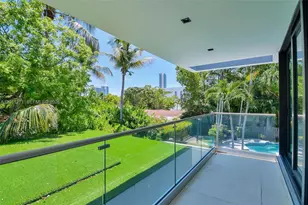125 SW 29th Rd, Miami, FL 33129 - Photo 10