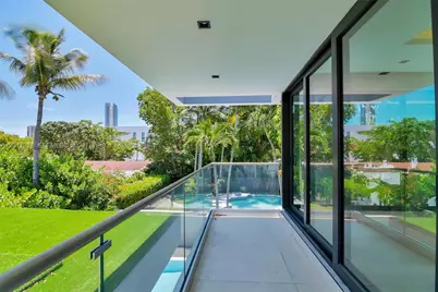 125 SW 29th Rd, Miami, FL 33129 - Photo 16