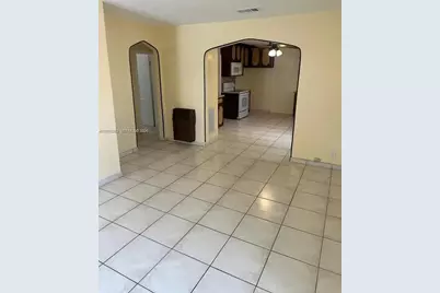 11108 Peachtree Dr #1, Miami, FL 33161 - Photo 4
