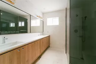 1981 S Oak Haven Cir, Miami, FL 33179 - Photo 26