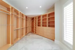 1981 S Oak Haven Cir, Miami, FL 33179 - Photo 18