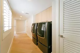 1981 S Oak Haven Cir, Miami, FL 33179 - Photo 28