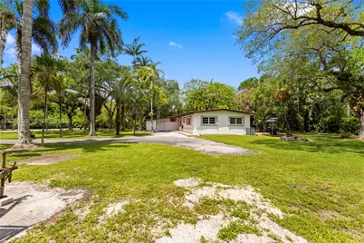 15345 SW 269th Ter, Homestead, FL 33032 - Photo 10