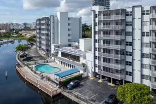 300 Diplomat Pkwy, Hallandale Beach, FL 33009 - Photo 28
