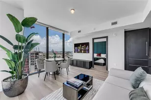 20 NE 11th St, Miami, FL 33132 - Photo 4