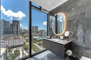20 NE 11th St, Miami, FL 33132 - Photo 18