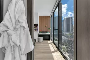 20 NE 11th St, Miami, FL 33132 - Photo 20