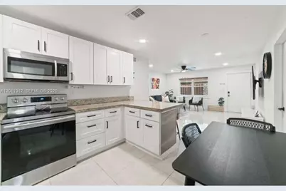 2320 SW 18th Ter #1, Fort Lauderdale, FL 33315 - Photo 4