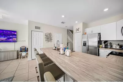 10657 W 32nd Ln, Hialeah, FL 33018 - Photo 14