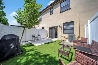 10657 W 32nd Ln, Hialeah, FL 33018 - Photo 36