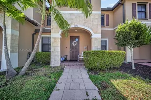 10657 W 32nd Ln, Hialeah, FL 33018 - Photo 2