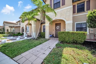 10657 W 32nd Ln, Hialeah, FL 33018 - Photo 1