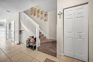 10657 W 32nd Ln, Hialeah, FL 33018 - Photo 6