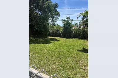 822 Avenida Hermosa, West Palm Beach, FL 33405 - Photo 12