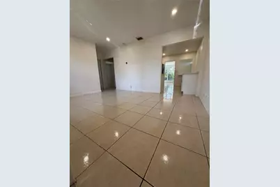 822 Avenida Hermosa, West Palm Beach, FL 33405 - Photo 2