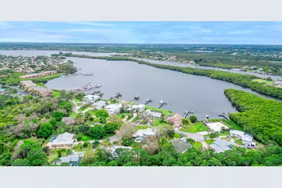 265 SE Via Sangro, Port Saint Lucie, FL 34952 - Photo 10