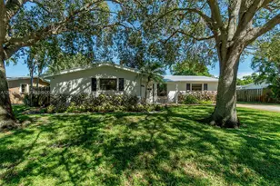 712 Tradewind Dr, North Palm Beach, FL 33408 - Photo 2