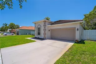 16332 SW 10th St, Pembroke Pines, FL 33027 - Photo 4