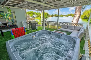1020 SW 8th St, Hallandale Beach, FL 33009 - Photo 10