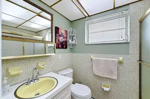 330 SE 2nd St, Hallandale Beach, FL 33009 - Photo 36