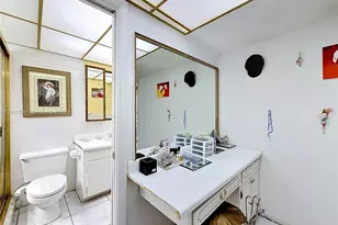 330 SE 2nd St, Hallandale Beach, FL 33009 - Photo 30