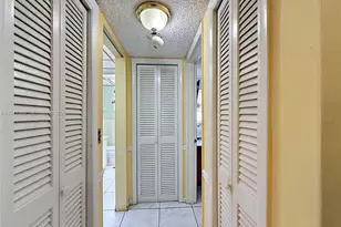 330 SE 2nd St, Hallandale Beach, FL 33009 - Photo 24