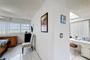 330 SE 2nd St, Hallandale Beach, FL 33009 - Photo 32