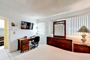 330 SE 2nd St, Hallandale Beach, FL 33009 - Photo 40