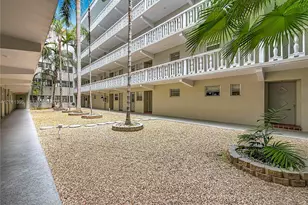 330 SE 2nd St, Hallandale Beach, FL 33009 - Photo 48