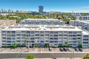 330 SE 2nd St, Hallandale Beach, FL 33009 - Photo 2