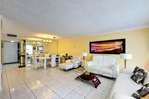 330 SE 2nd St, Hallandale Beach, FL 33009 - Photo 14