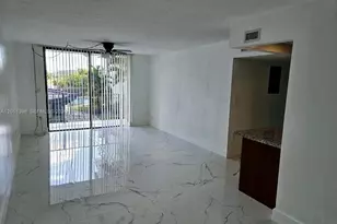 9682 Fontainebleau Blvd, Miami, FL 33172 - Photo 8