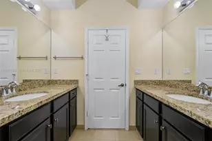 1049 SW 147th Ave, Pembroke Pines, FL 33027 - Photo 14
