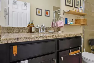 1049 SW 147th Ave, Pembroke Pines, FL 33027 - Photo 20