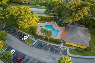 3083 N Oakland Forest Dr, Oakland Park, FL 33309 - Photo 54