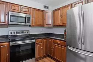 3083 N Oakland Forest Dr, Oakland Park, FL 33309 - Photo 16