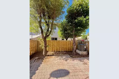 9261 SW 220th Ter, Cutler Bay, FL 33190 - Photo 8