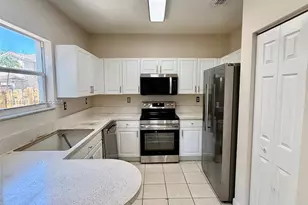 9261 SW 220th Terrace, Cutler Bay, FL 33190 - Photo 6